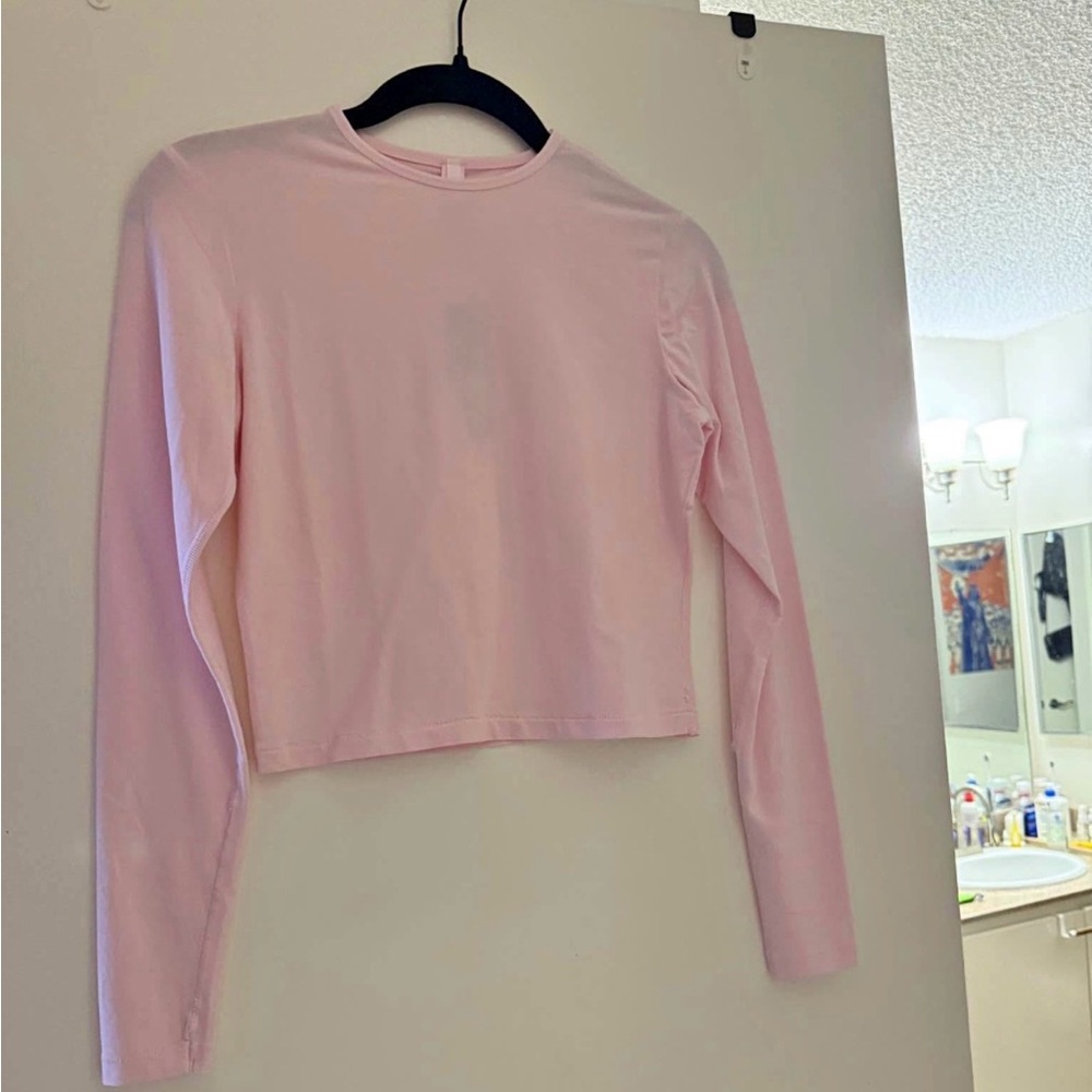 SKIMS Light Pink Long Sleeve Women's Top
